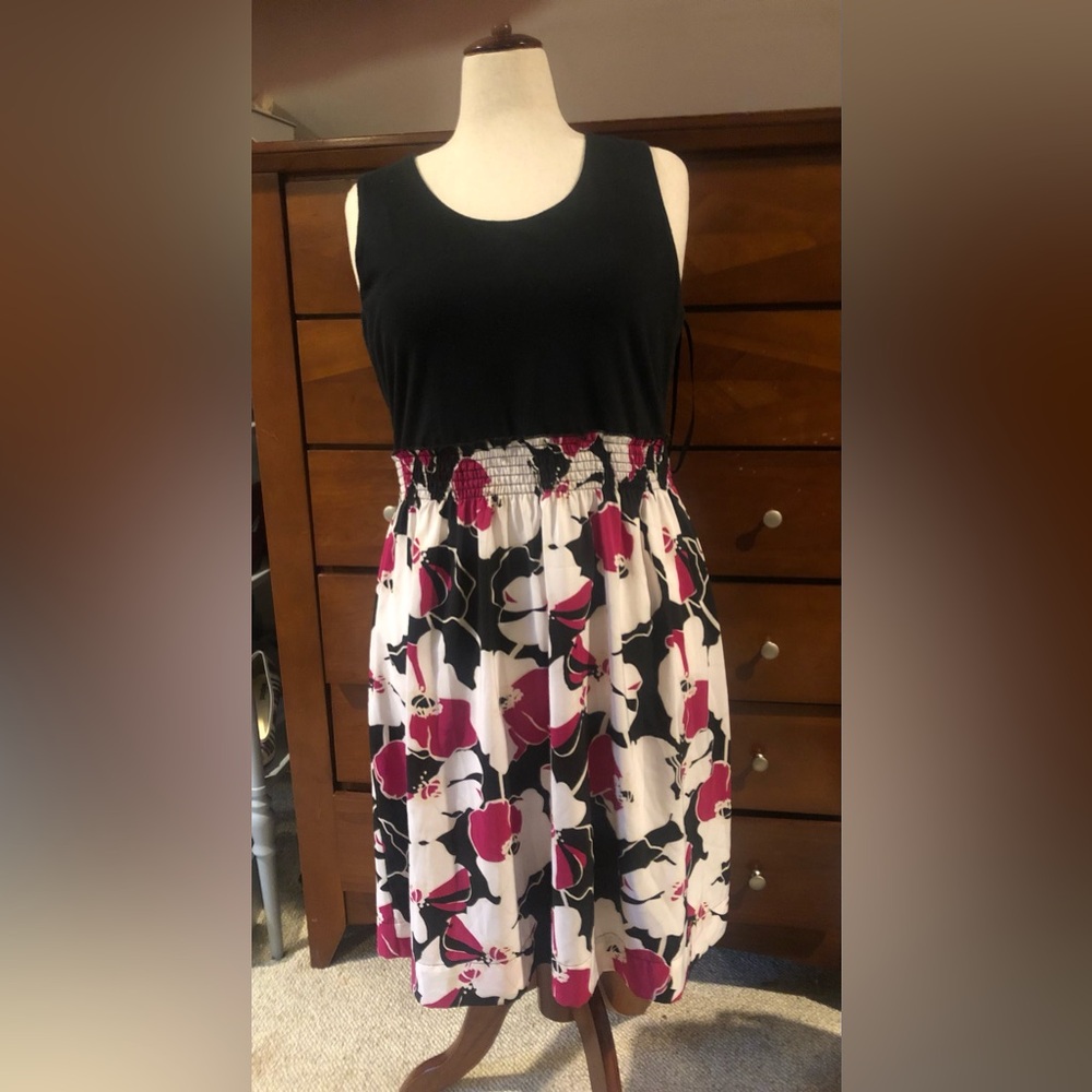 Black & Fuchsia Floral Sleeveless Women’s Dress